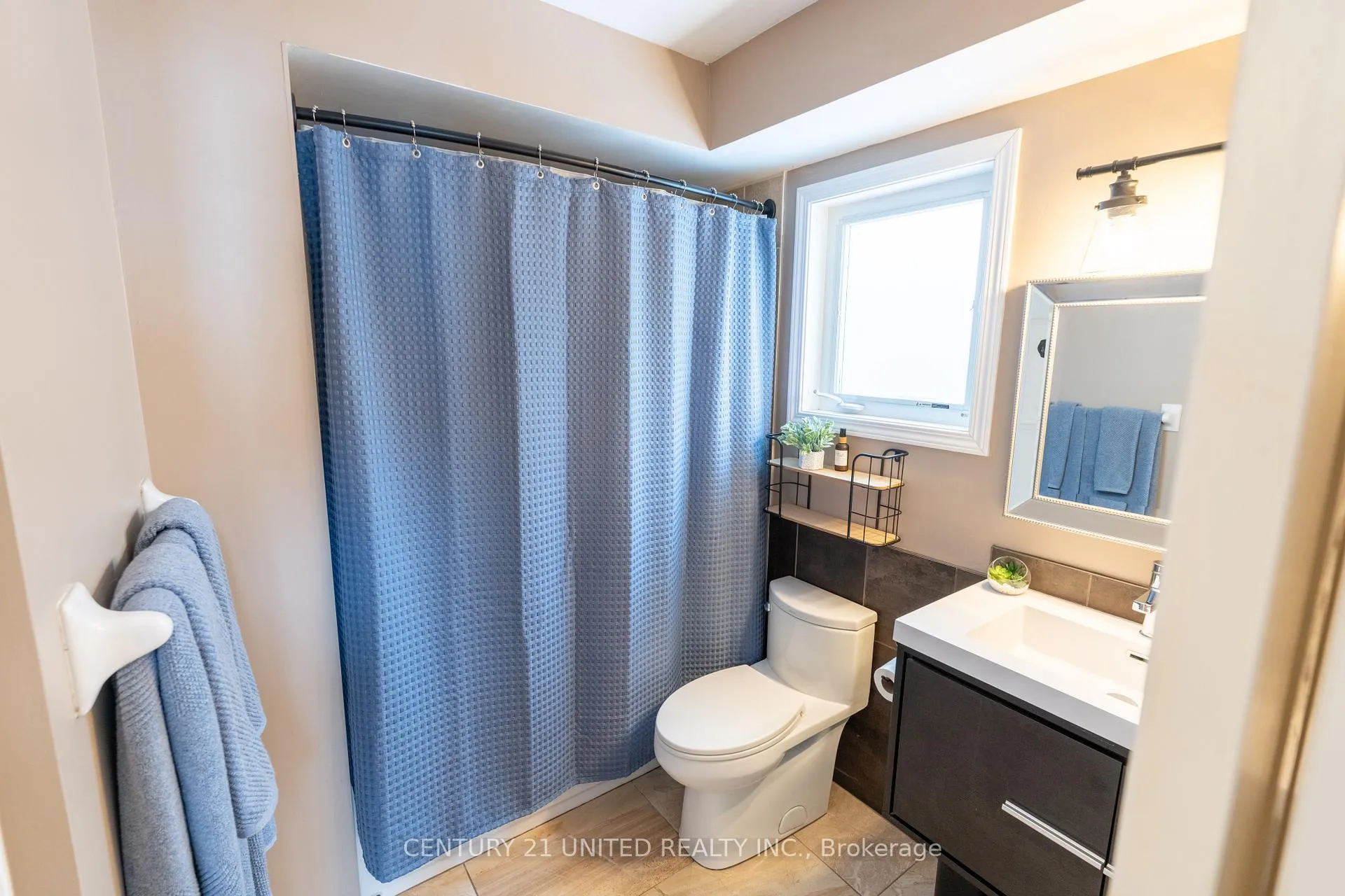 Photo 10 of 1360 Ireland Drive, Peterborough, Monaghan Ward 2 — HOMEH