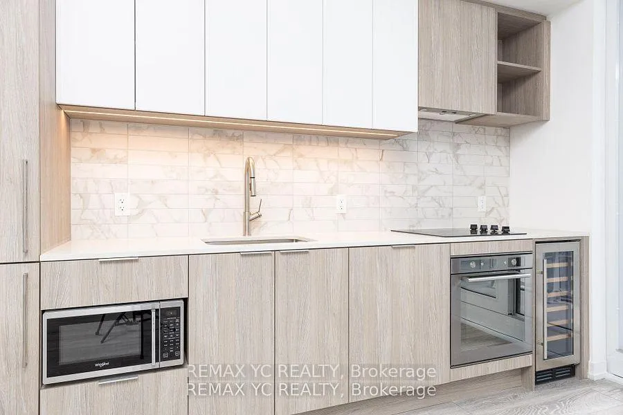 Photo 7 of Unit 706, 2020 Bathurst Street, Toronto, Humewood-Cedarvale — HOMEH