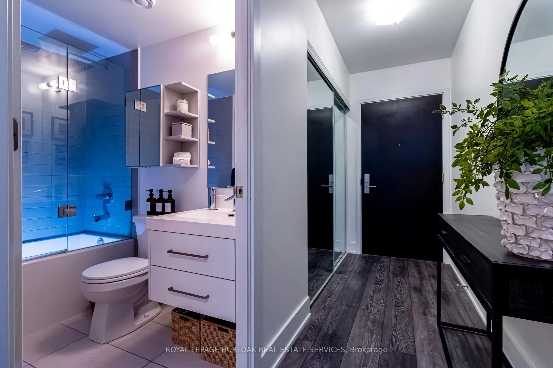 Photo 5 of Unit 313, 403 Church Street, Toronto, Church-Yonge Corridor — HOMEH