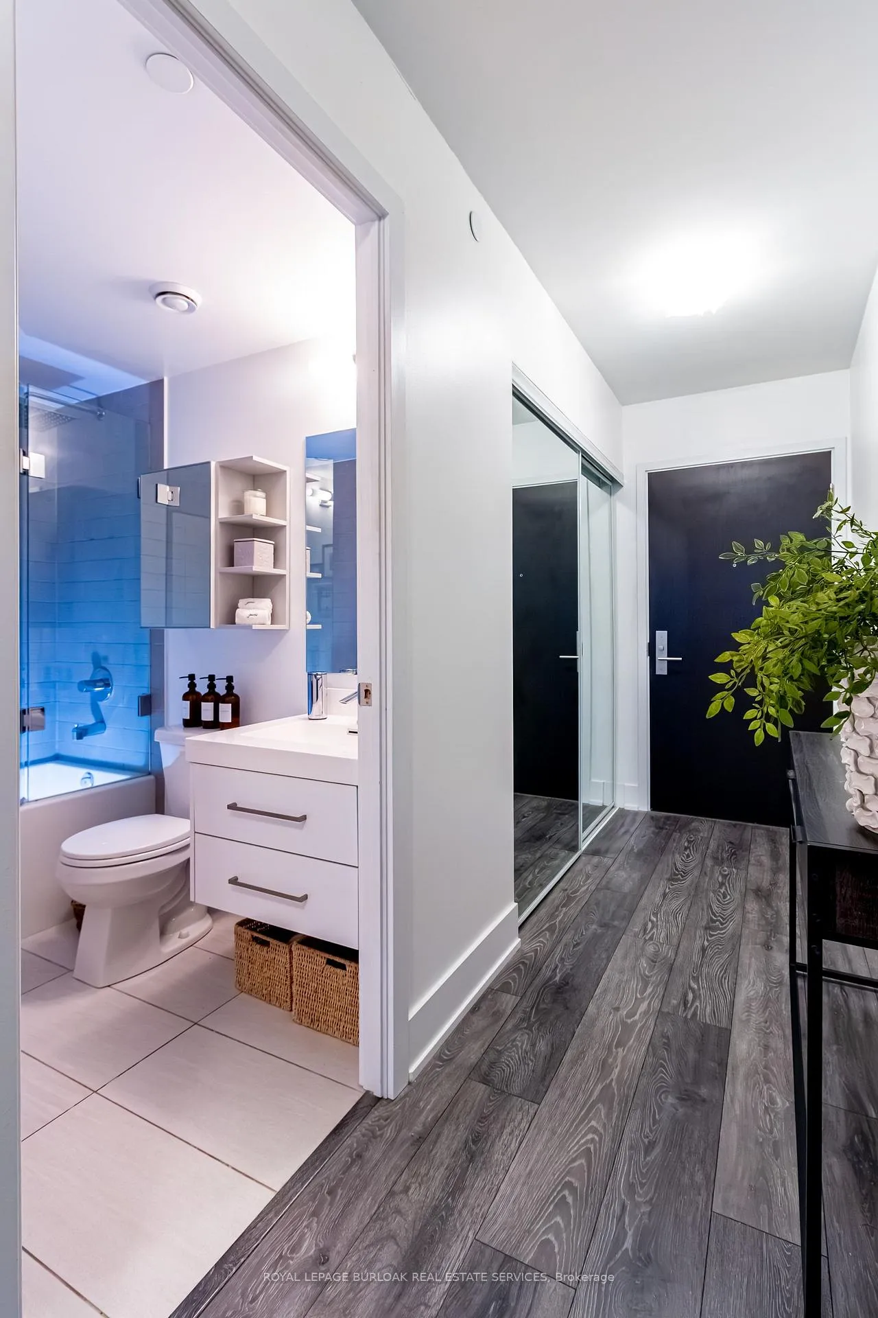 Photo 6 of Unit 313, 403 Church Street, Toronto, Church-Yonge Corridor — HOMEH