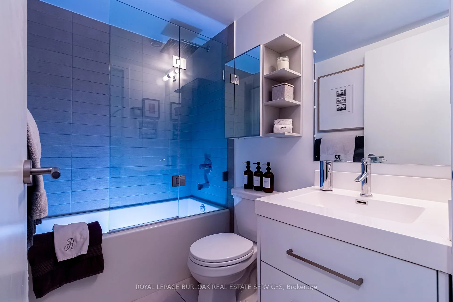 Photo 8 of Unit 313, 403 Church Street, Toronto, Church-Yonge Corridor — HOMEH