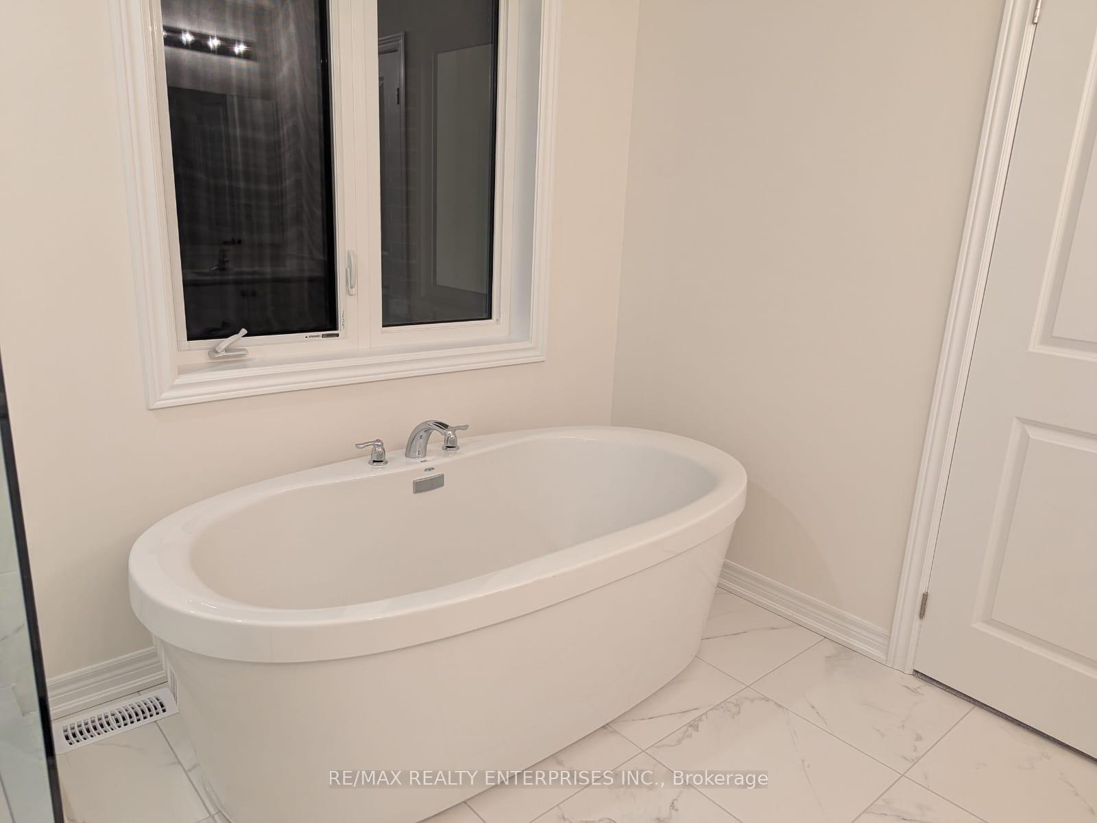 Photo 13 of 1279 Davis Loop, Innisfil, Lefroy — HOMEH