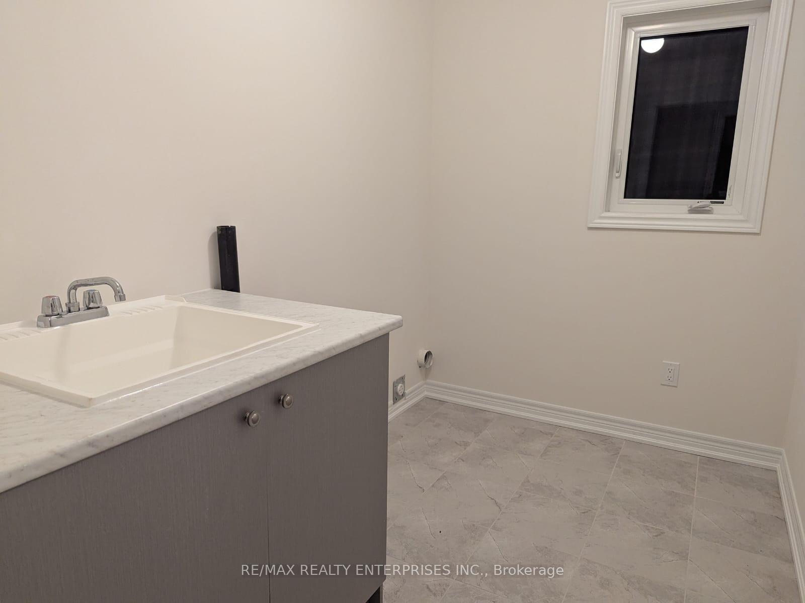 Photo 19 of 1279 Davis Loop, Innisfil, Lefroy — HOMEH