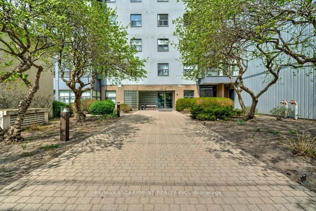Photo 3 of Unit 207, 175 Hunter Street E, Hamilton, Corktown — HOMEH