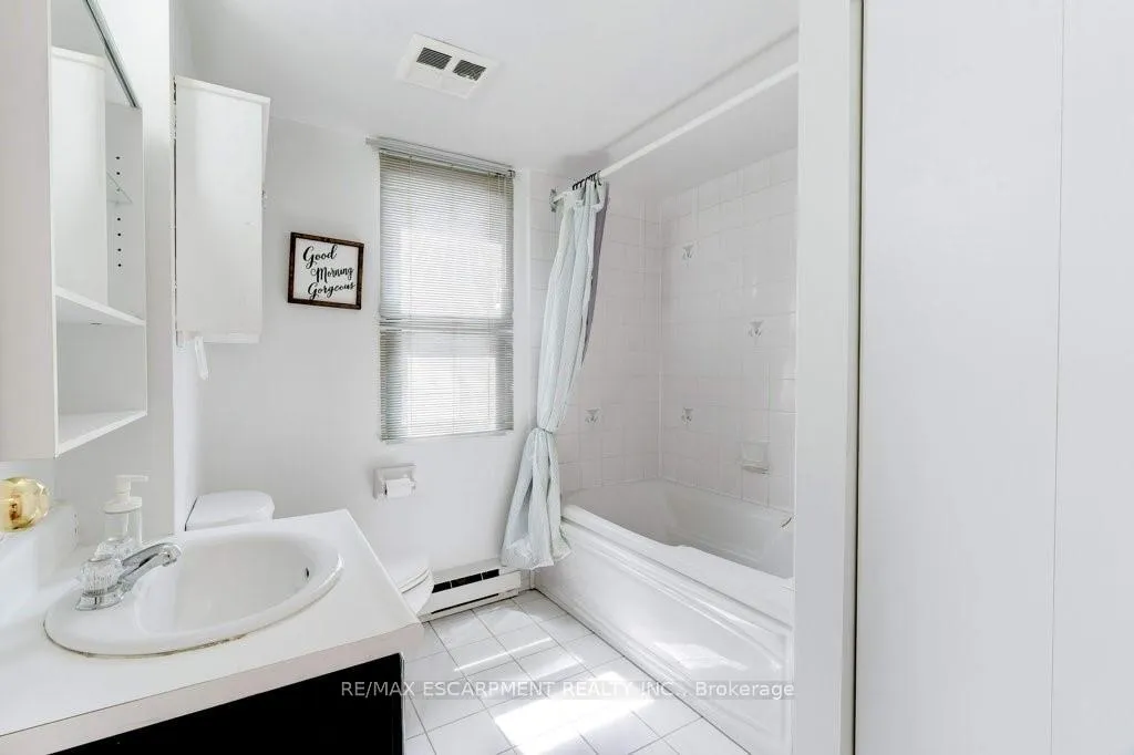 Photo 14 of Unit 207, 175 Hunter Street E, Hamilton, Corktown — HOMEH