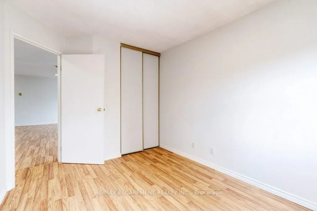Photo 18 of Unit 207, 175 Hunter Street E, Hamilton, Corktown — HOMEH