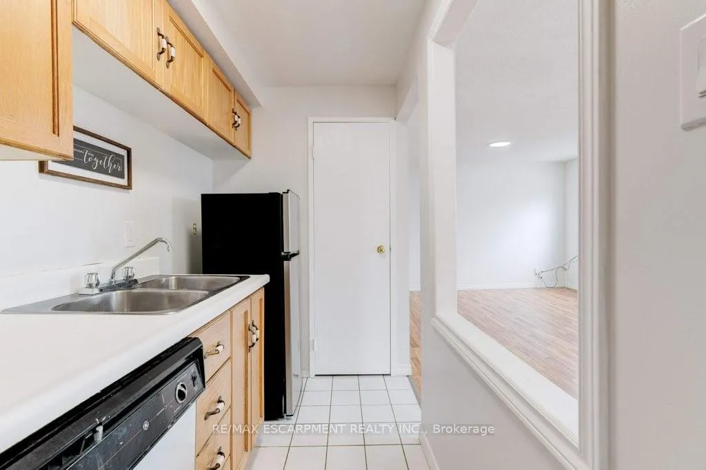 Photo 21 of Unit 207, 175 Hunter Street E, Hamilton, Corktown — HOMEH