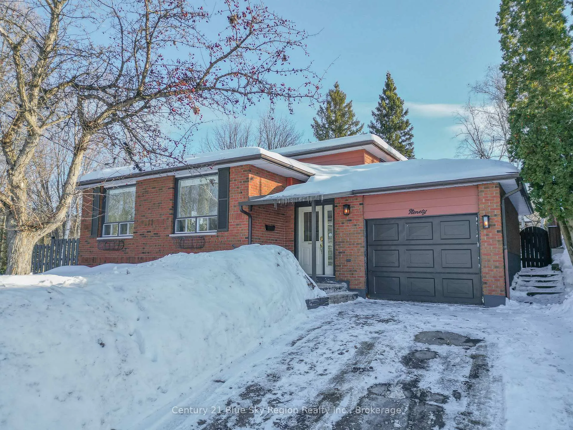 Photo 1 of 90 Shallot Crescent, North Bay, Birchaven — HOMEH