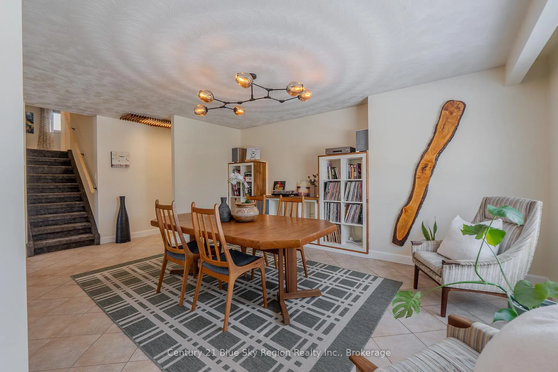 Photo 6 of 90 Shallot Crescent, North Bay, Birchaven — HOMEH