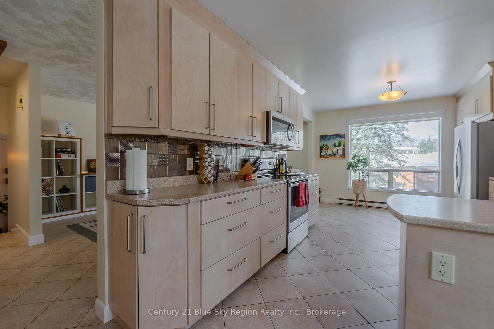 Photo 12 of 90 Shallot Crescent, North Bay, Birchaven — HOMEH