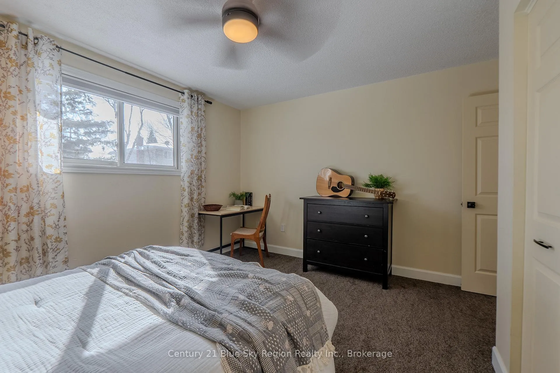 Photo 16 of 90 Shallot Crescent, North Bay, Birchaven — HOMEH