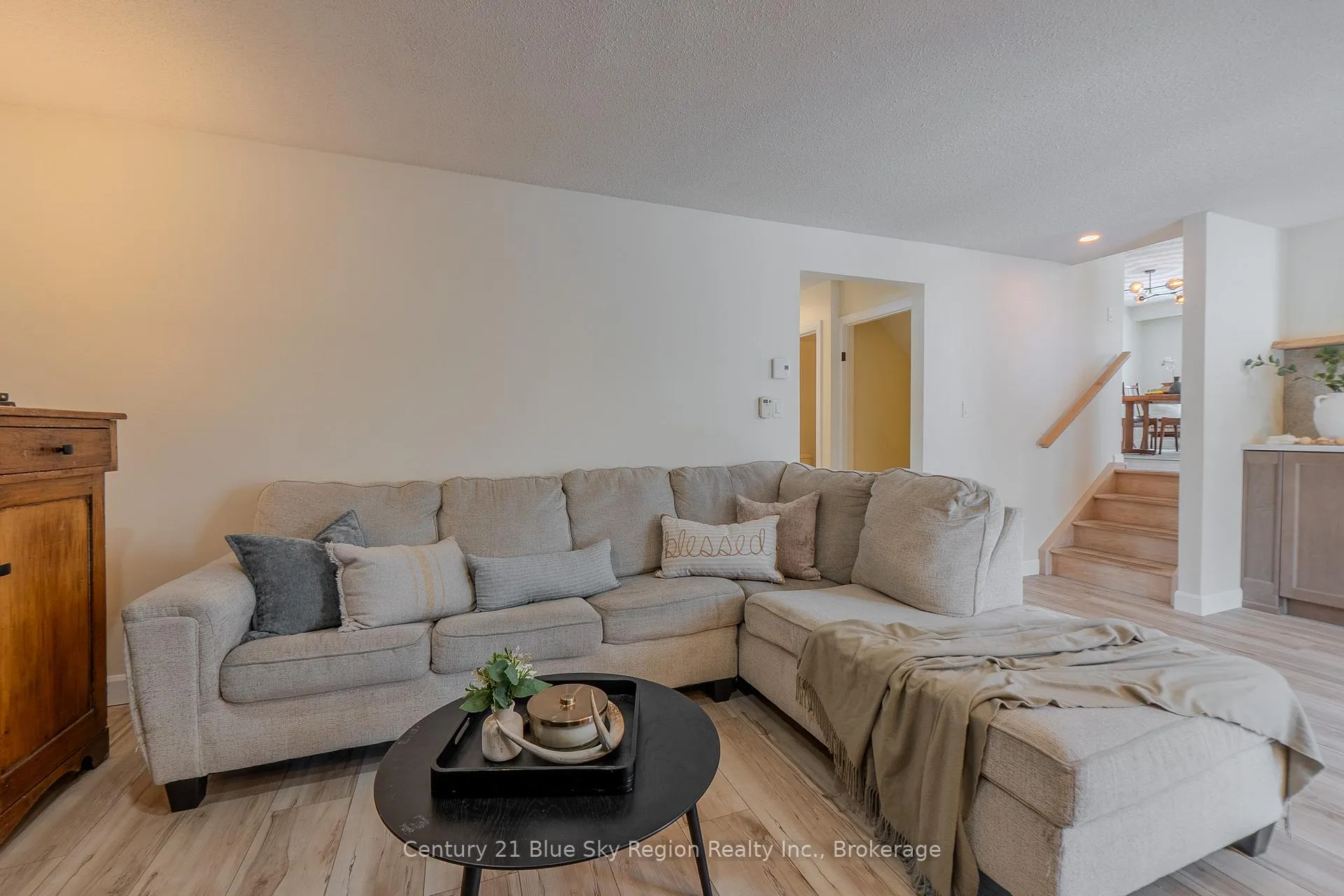 Photo 26 of 90 Shallot Crescent, North Bay, Birchaven — HOMEH