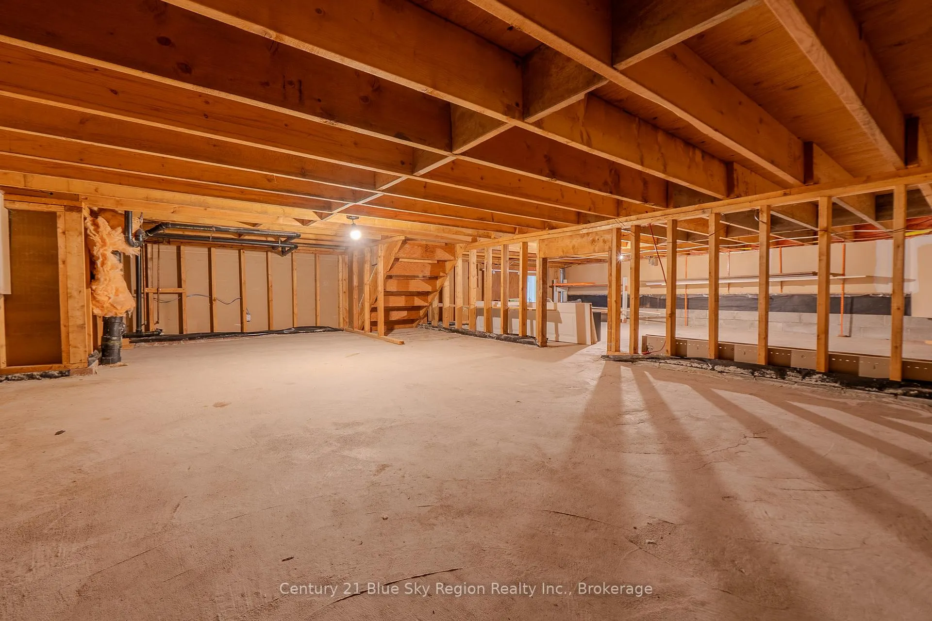 Photo 40 of 90 Shallot Crescent, North Bay, Birchaven — HOMEH