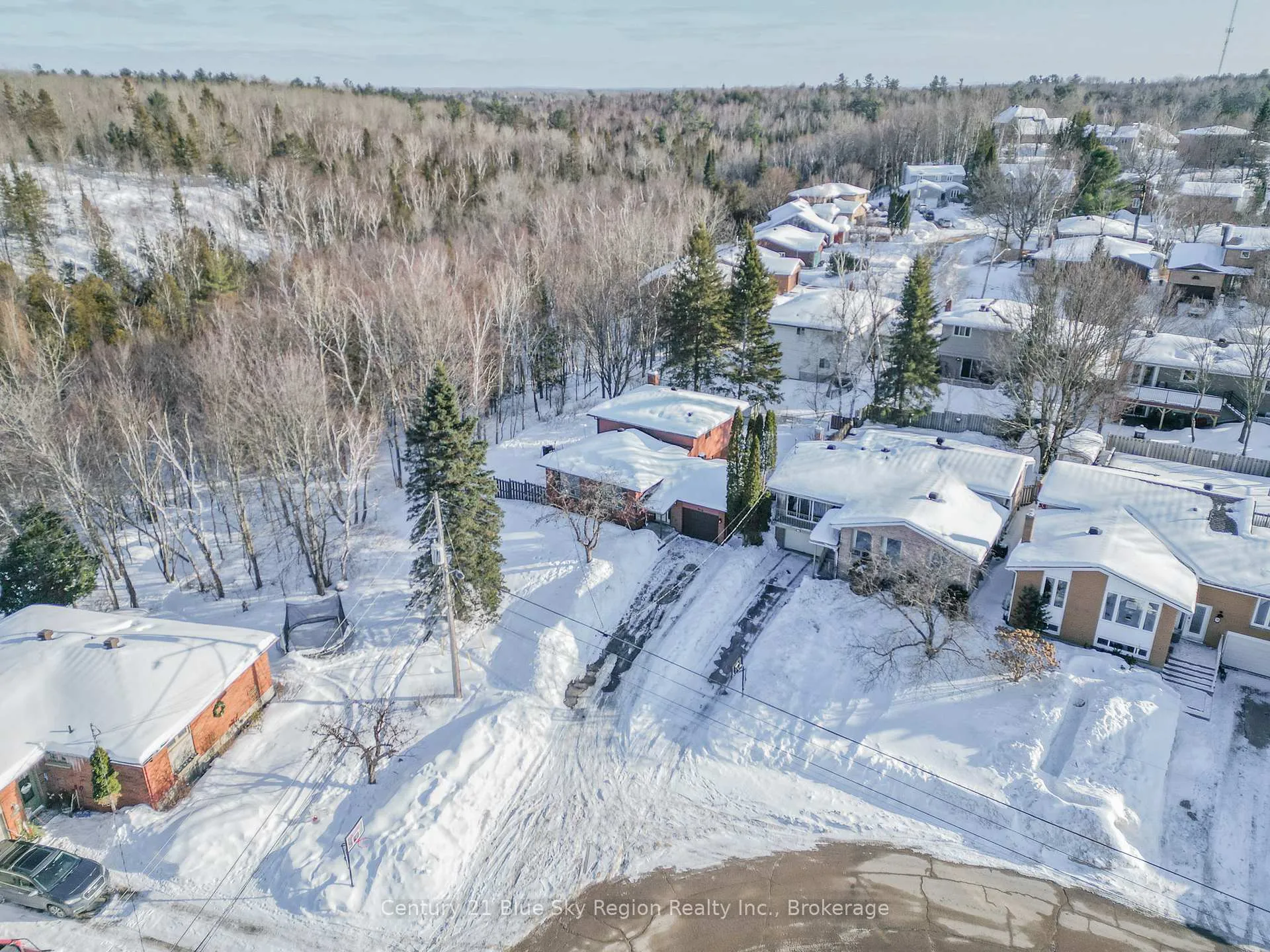 Photo 45 of 90 Shallot Crescent, North Bay, Birchaven — HOMEH