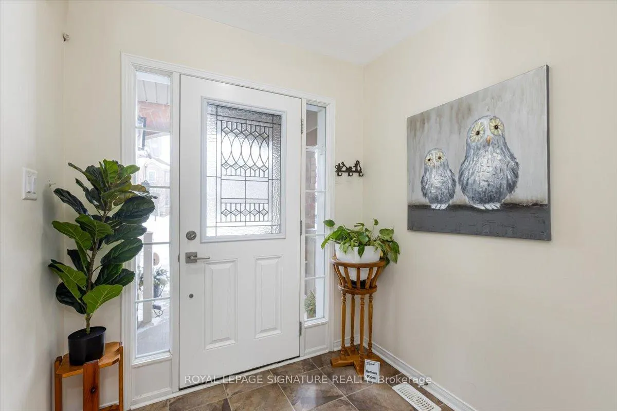 Photo 3 of 1110 Schooling Drive, Oshawa, Taunton — HOMEH