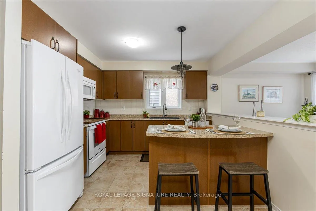 Photo 10 of 1110 Schooling Drive, Oshawa, Taunton — HOMEH
