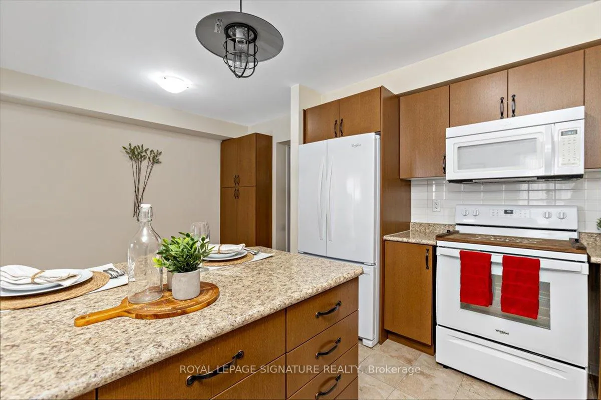 Photo 12 of 1110 Schooling Drive, Oshawa, Taunton — HOMEH