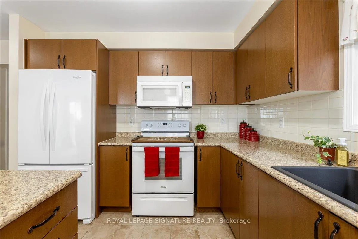 Photo 13 of 1110 Schooling Drive, Oshawa, Taunton — HOMEH