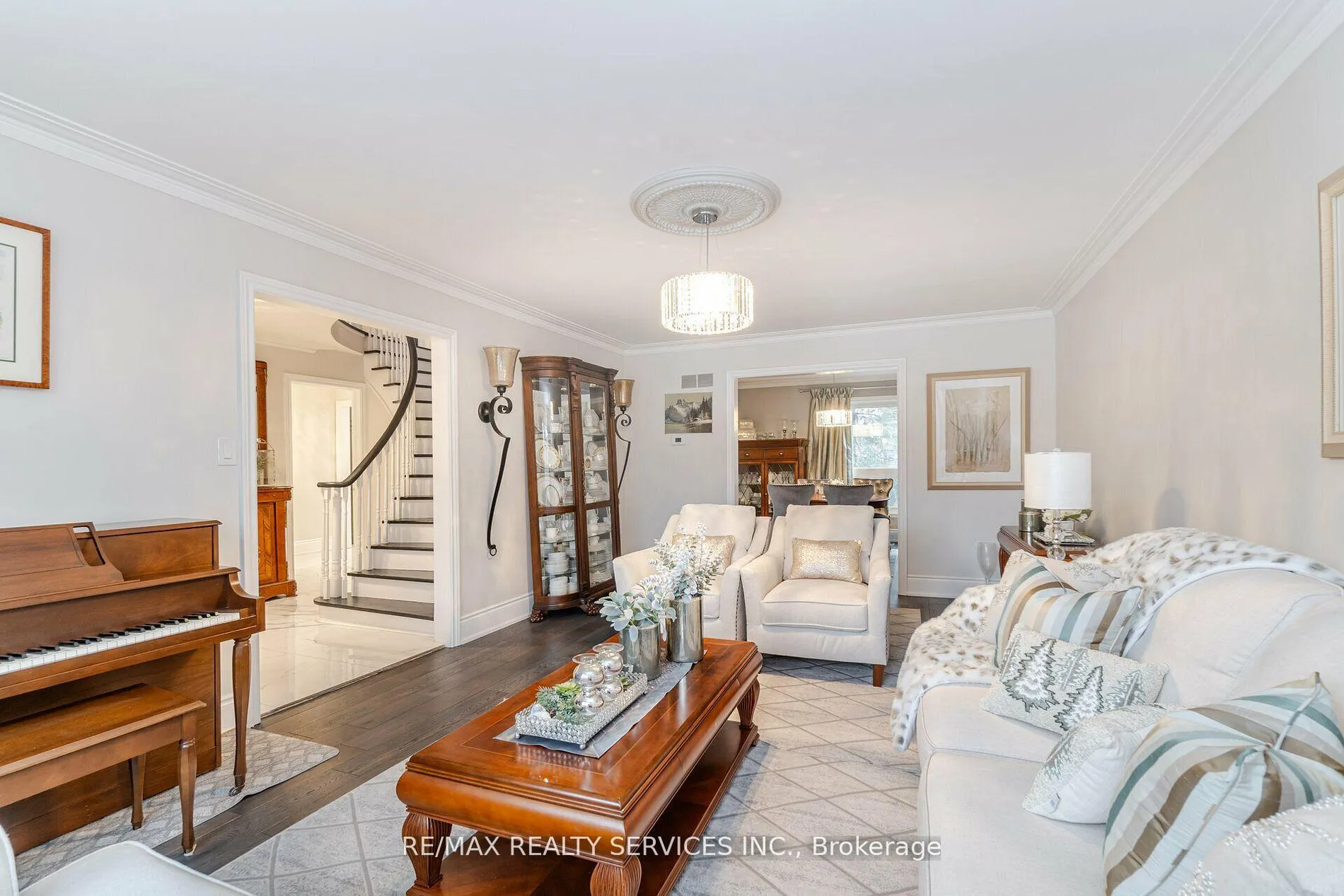 Photo 7 of 15 Pine Ridge Lane, Brampton, Brampton East — HOMEH