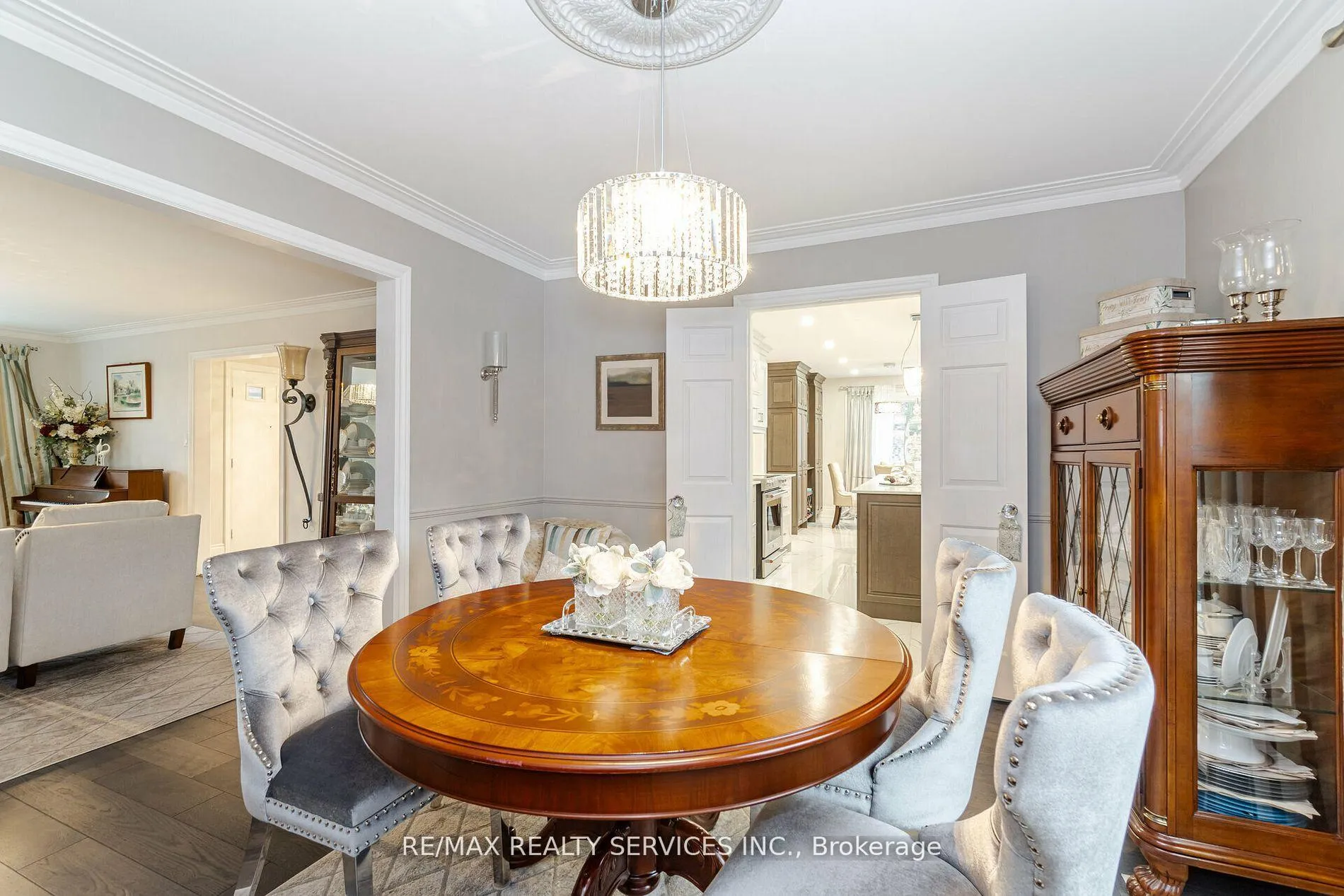 Photo 9 of 15 Pine Ridge Lane, Brampton, Brampton East — HOMEH