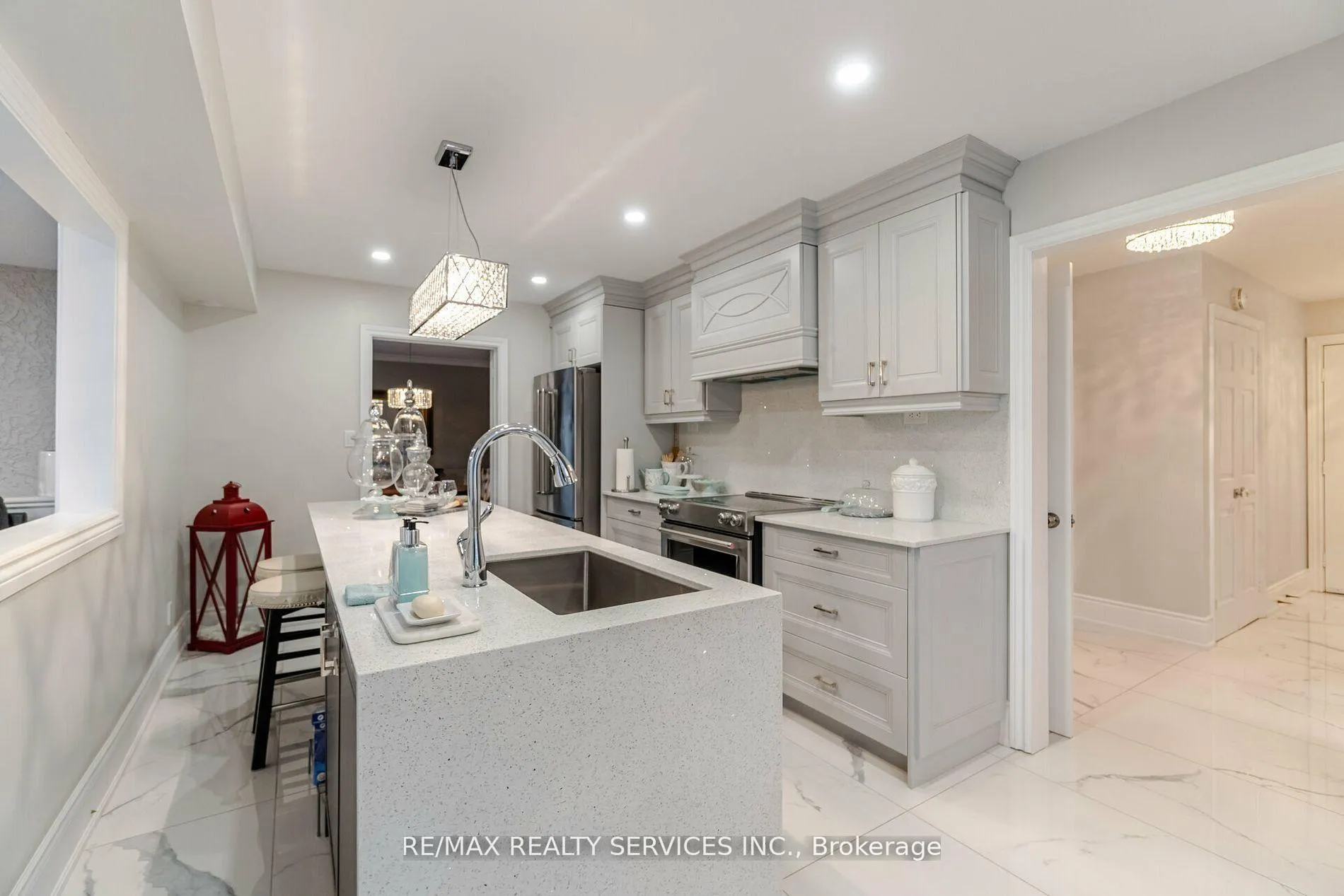 Photo 12 of 15 Pine Ridge Lane, Brampton, Brampton East — HOMEH
