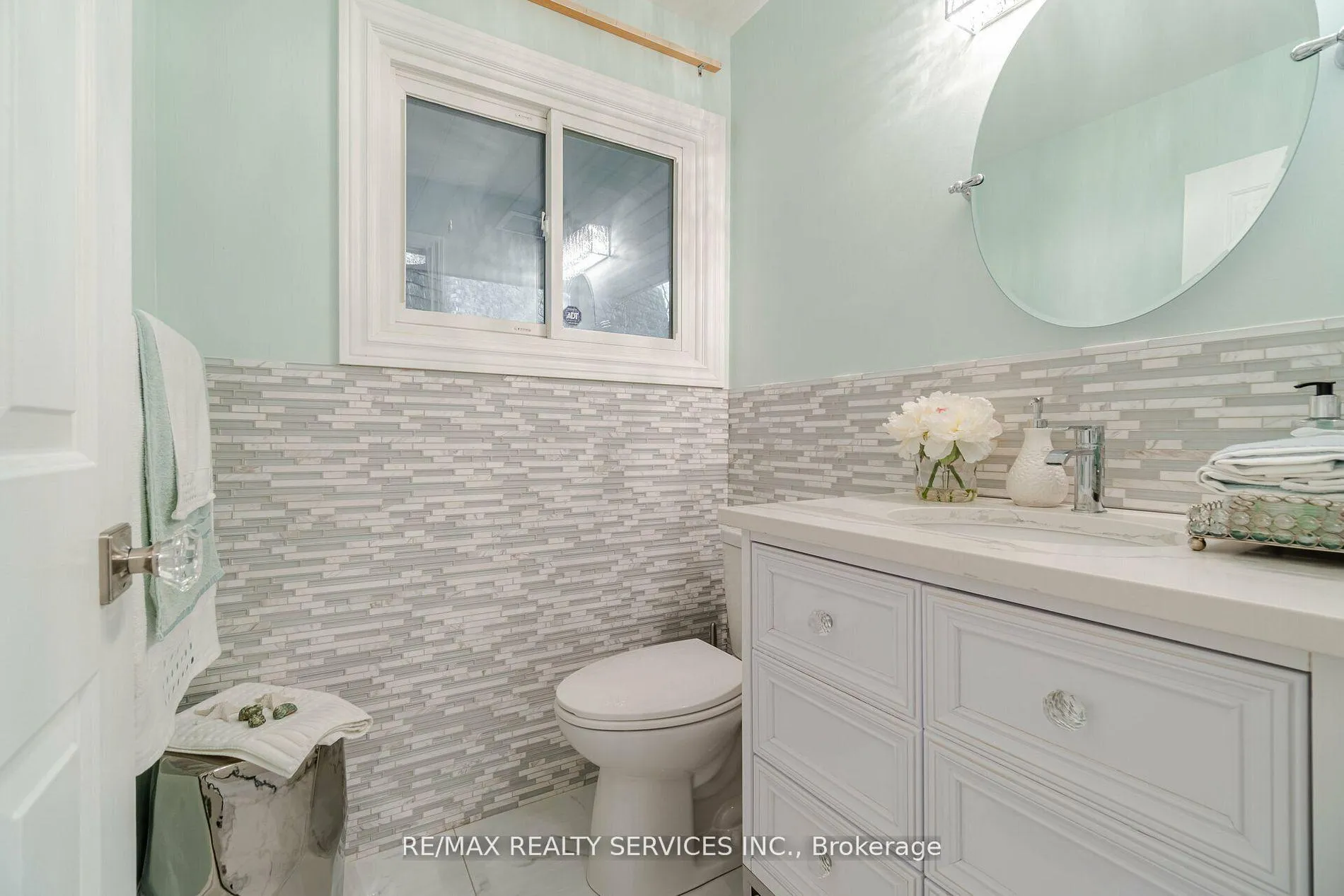 Photo 16 of 15 Pine Ridge Lane, Brampton, Brampton East — HOMEH
