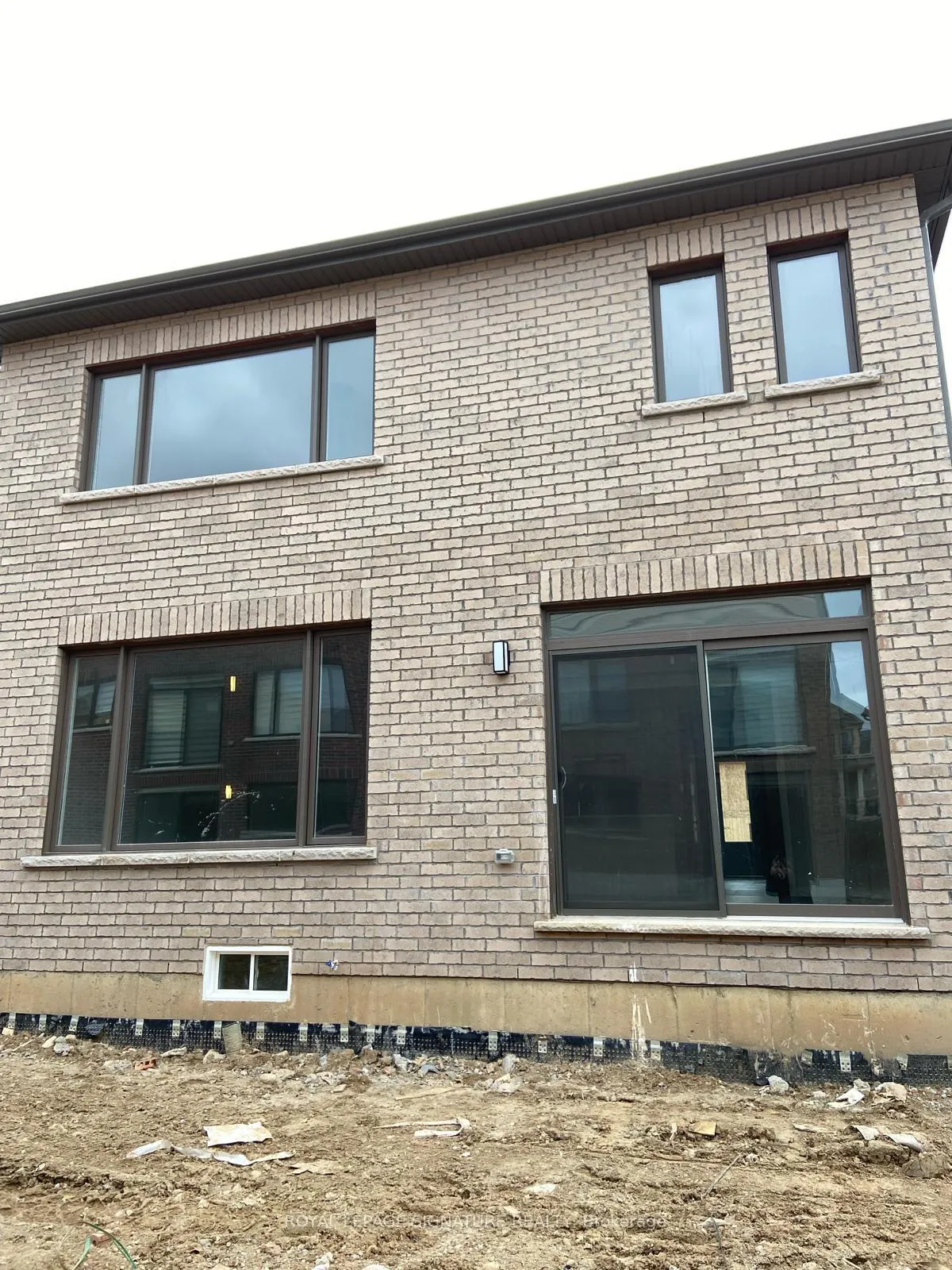 Photo 2 of 18 Thomas Gemmell Road E, North Dumfries — HOMEH