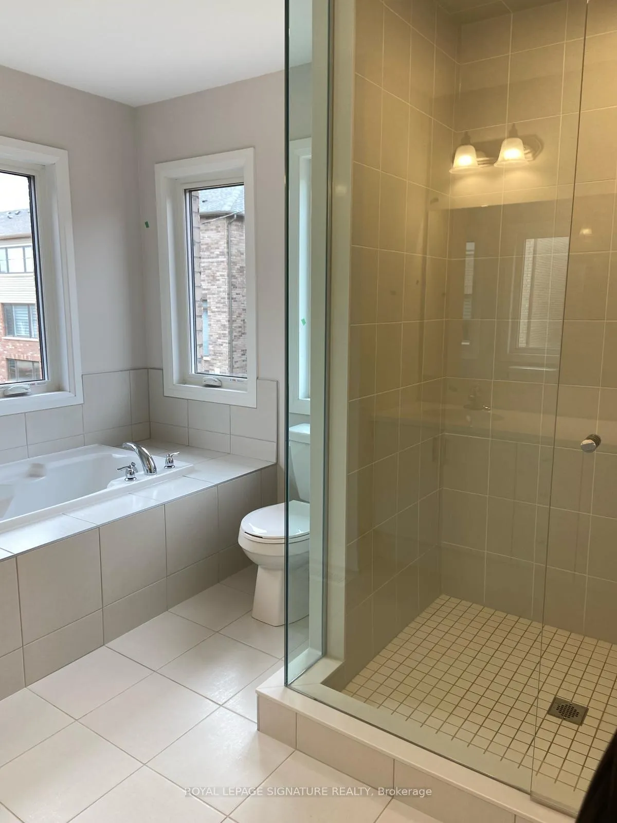 Photo 13 of 18 Thomas Gemmell Road E, North Dumfries — HOMEH
