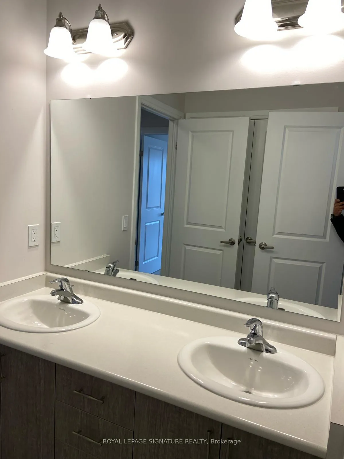 Photo 16 of 18 Thomas Gemmell Road E, North Dumfries — HOMEH