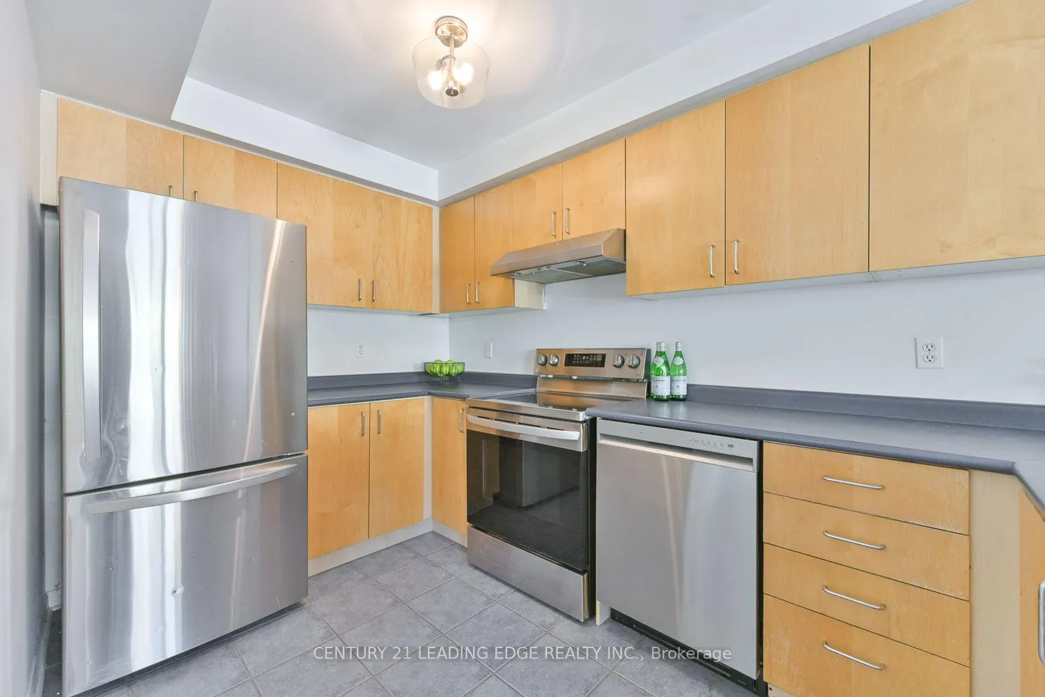 Photo 15 of 76 Regatta Crescent, Whitby, Port Whitby — HOMEH