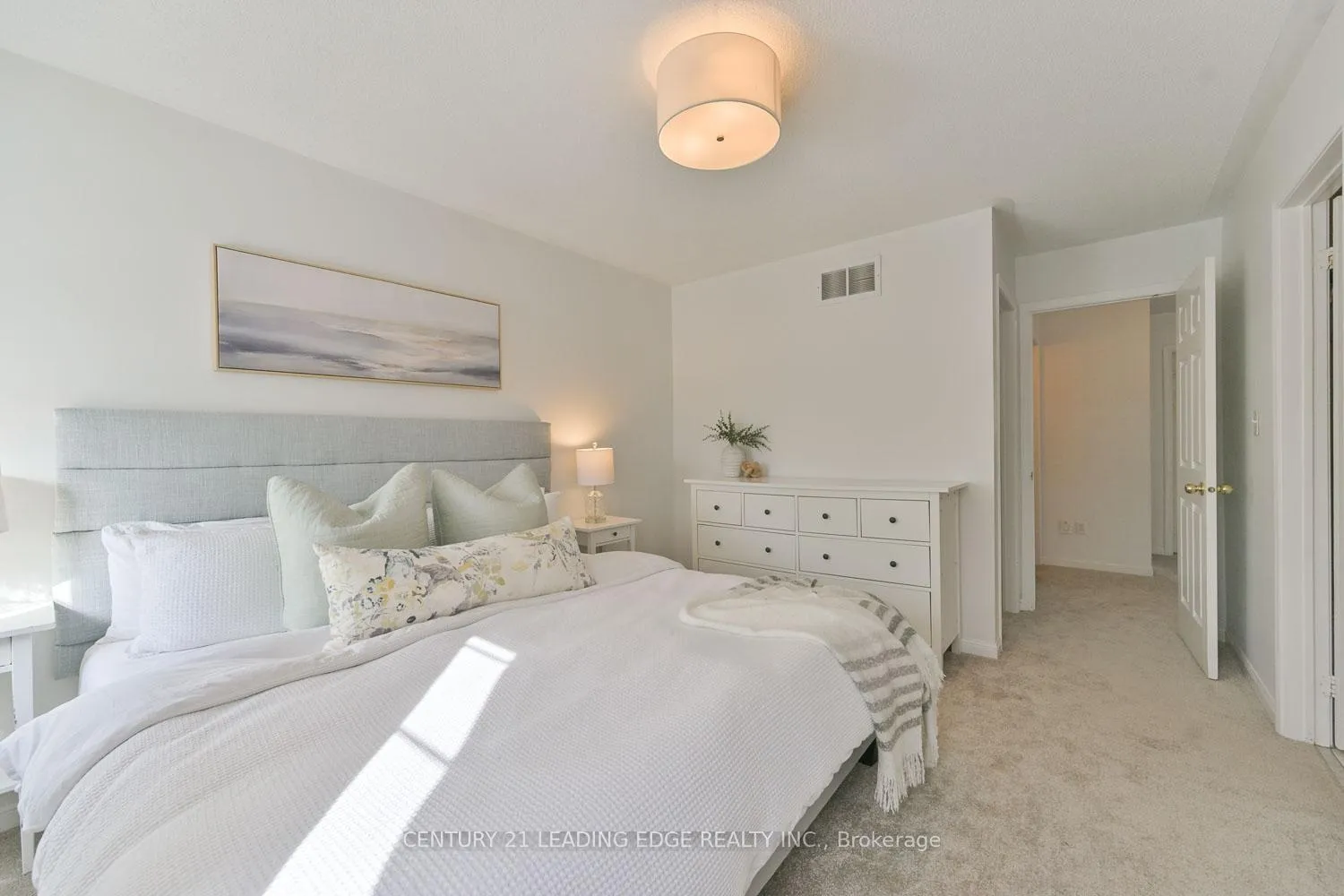 Photo 23 of 76 Regatta Crescent, Whitby, Port Whitby — HOMEH