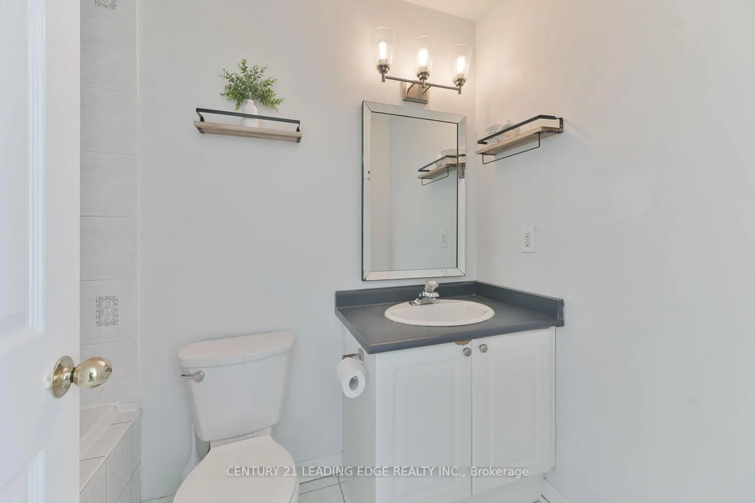 Photo 24 of 76 Regatta Crescent, Whitby, Port Whitby — HOMEH