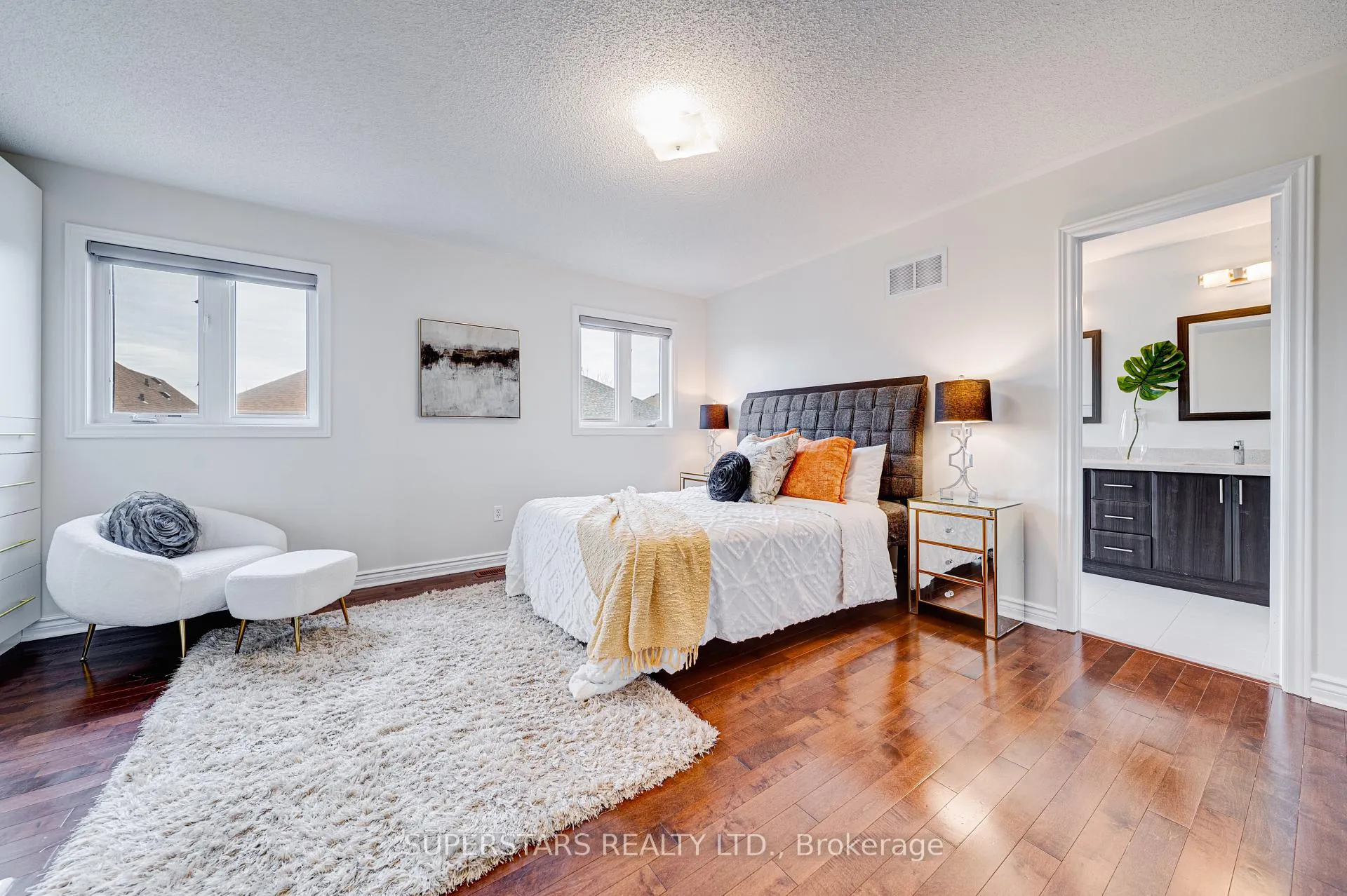 Photo 14 of 36 Jenmat Drive, Markham, Greensborough — HOMEH