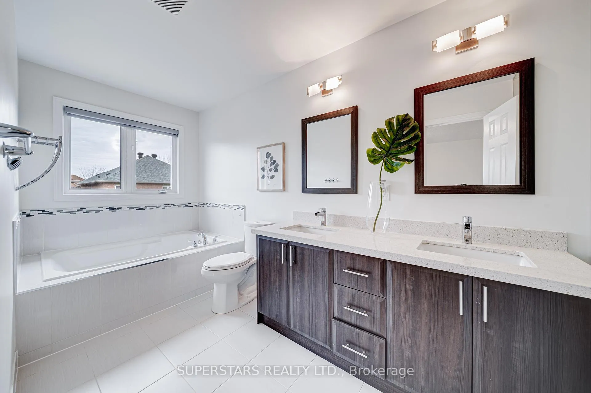Photo 16 of 36 Jenmat Drive, Markham, Greensborough — HOMEH