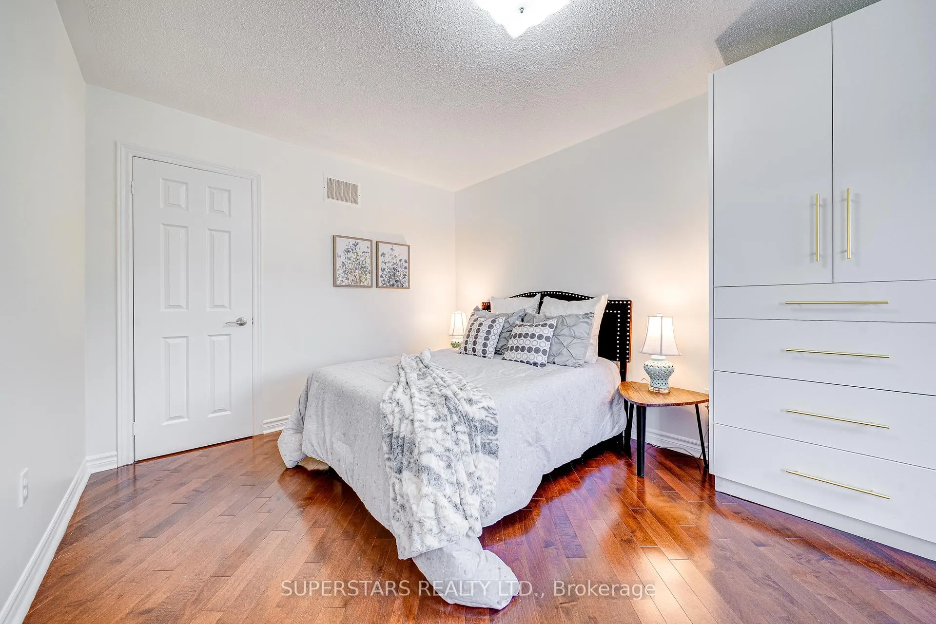 Photo 18 of 36 Jenmat Drive, Markham, Greensborough — HOMEH