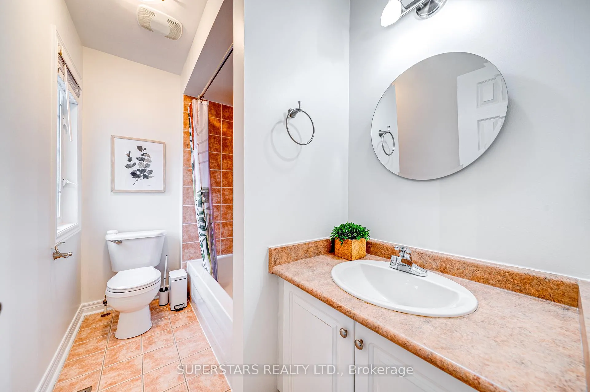 Photo 20 of 36 Jenmat Drive, Markham, Greensborough — HOMEH