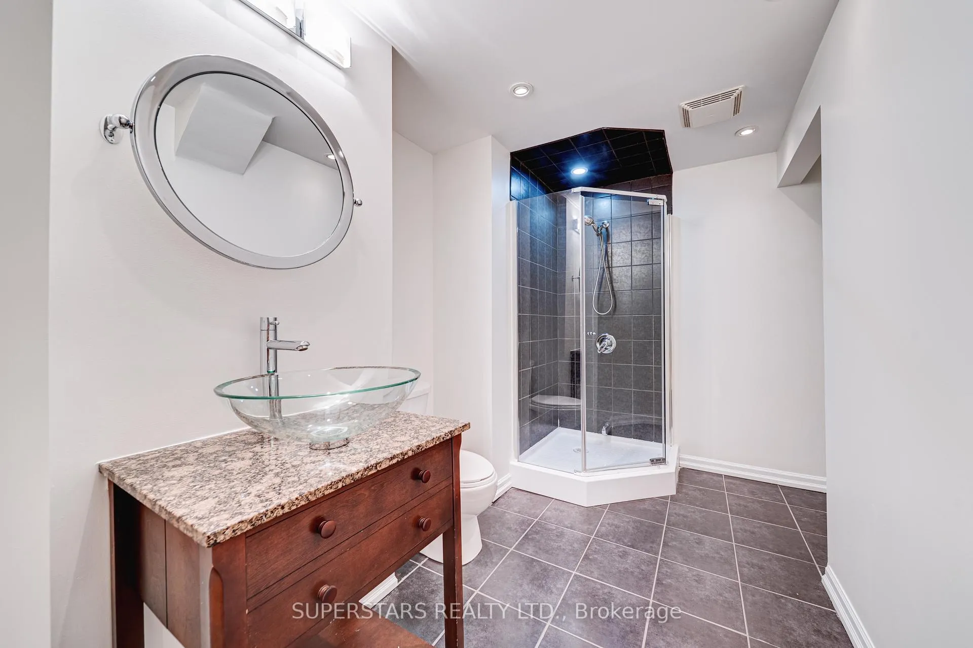Photo 24 of 36 Jenmat Drive, Markham, Greensborough — HOMEH
