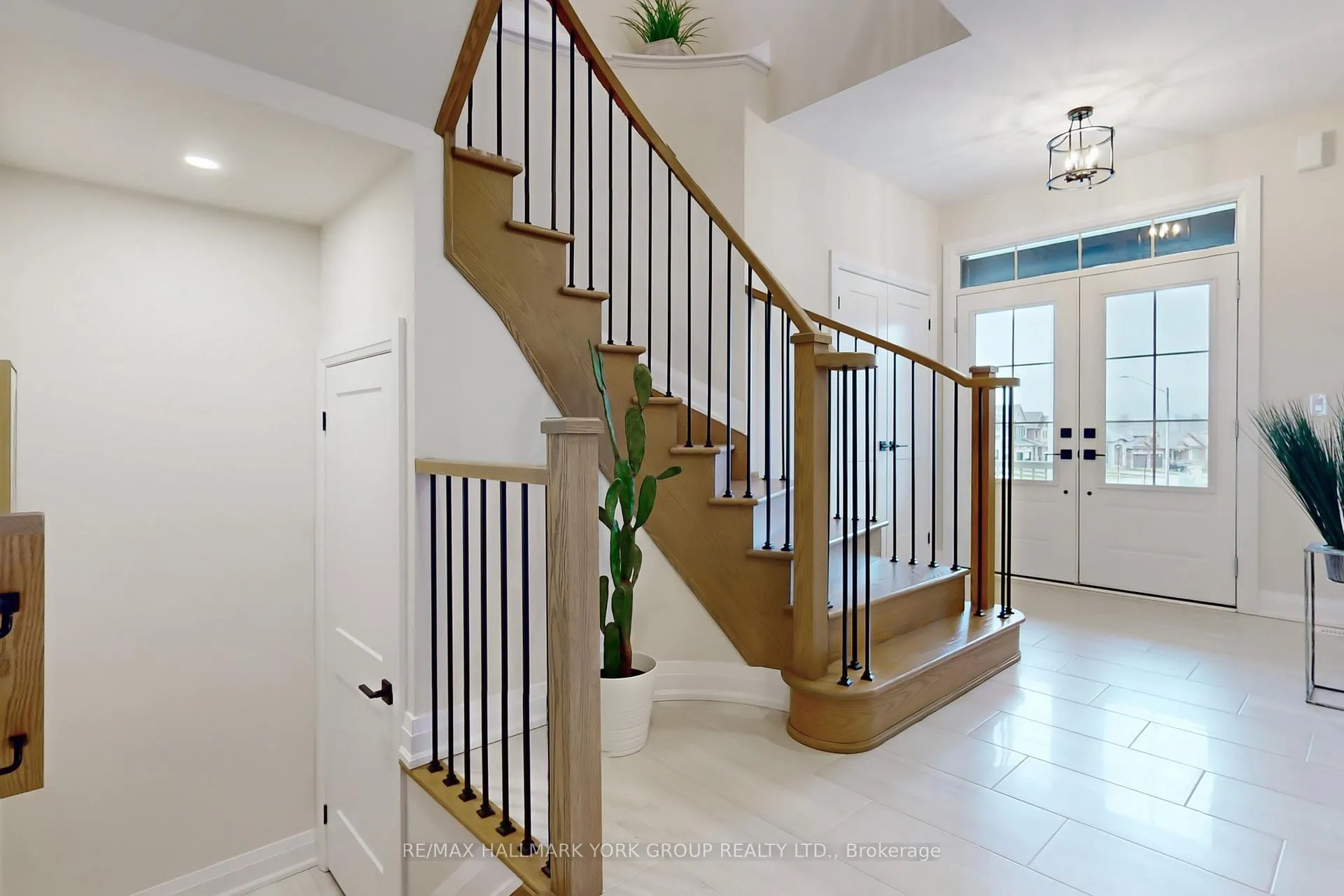 Photo 7 of 3001 Sierra Drive, Orillia — HOMEH