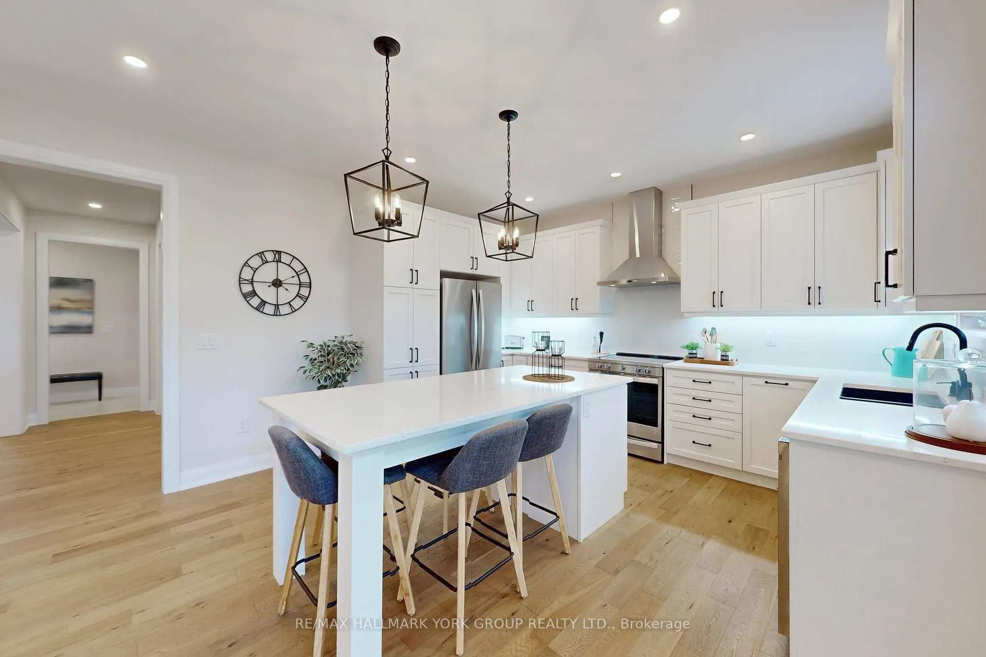 Photo 16 of 3001 Sierra Drive, Orillia — HOMEH