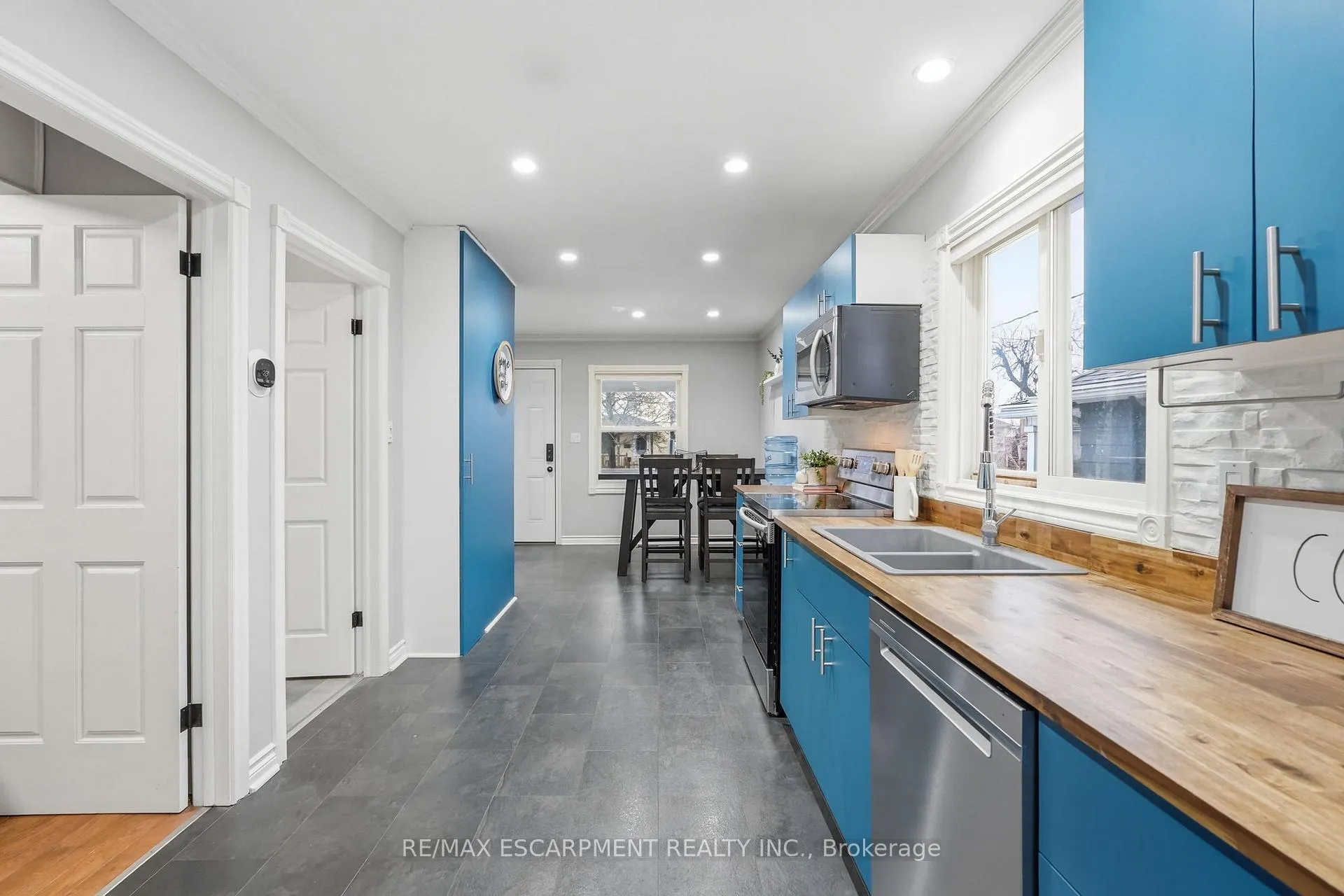 Photo 11 of 20 Trapnell Street, St. Catharines, E. Chester — HOMEH