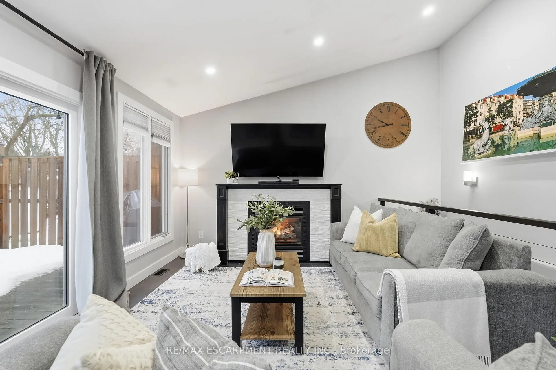 Photo 14 of 20 Trapnell Street, St. Catharines, E. Chester — HOMEH