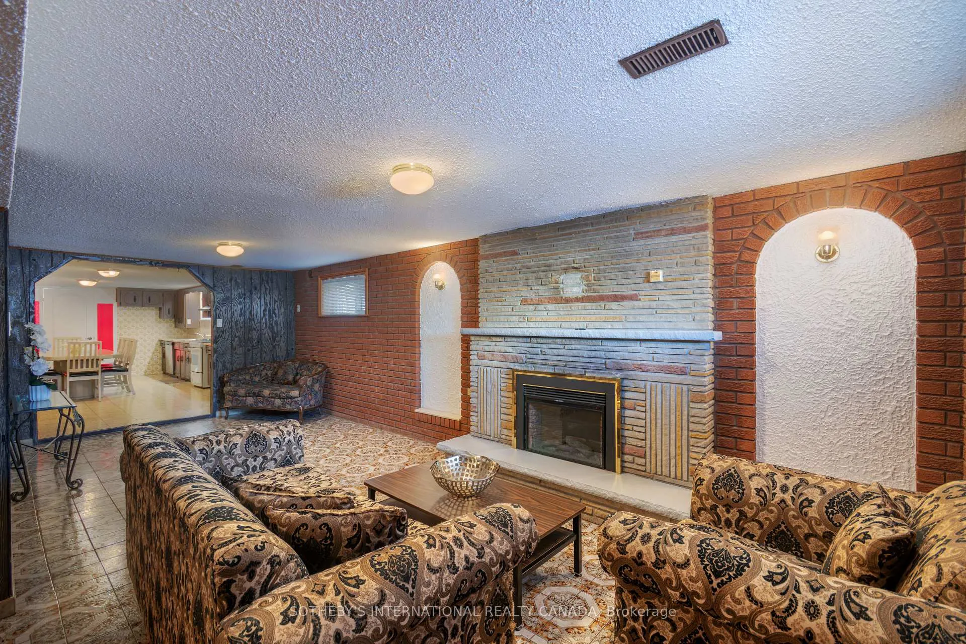 Photo 17 of 90 Andrew Park, Vaughan, West Woodbridge — HOMEH