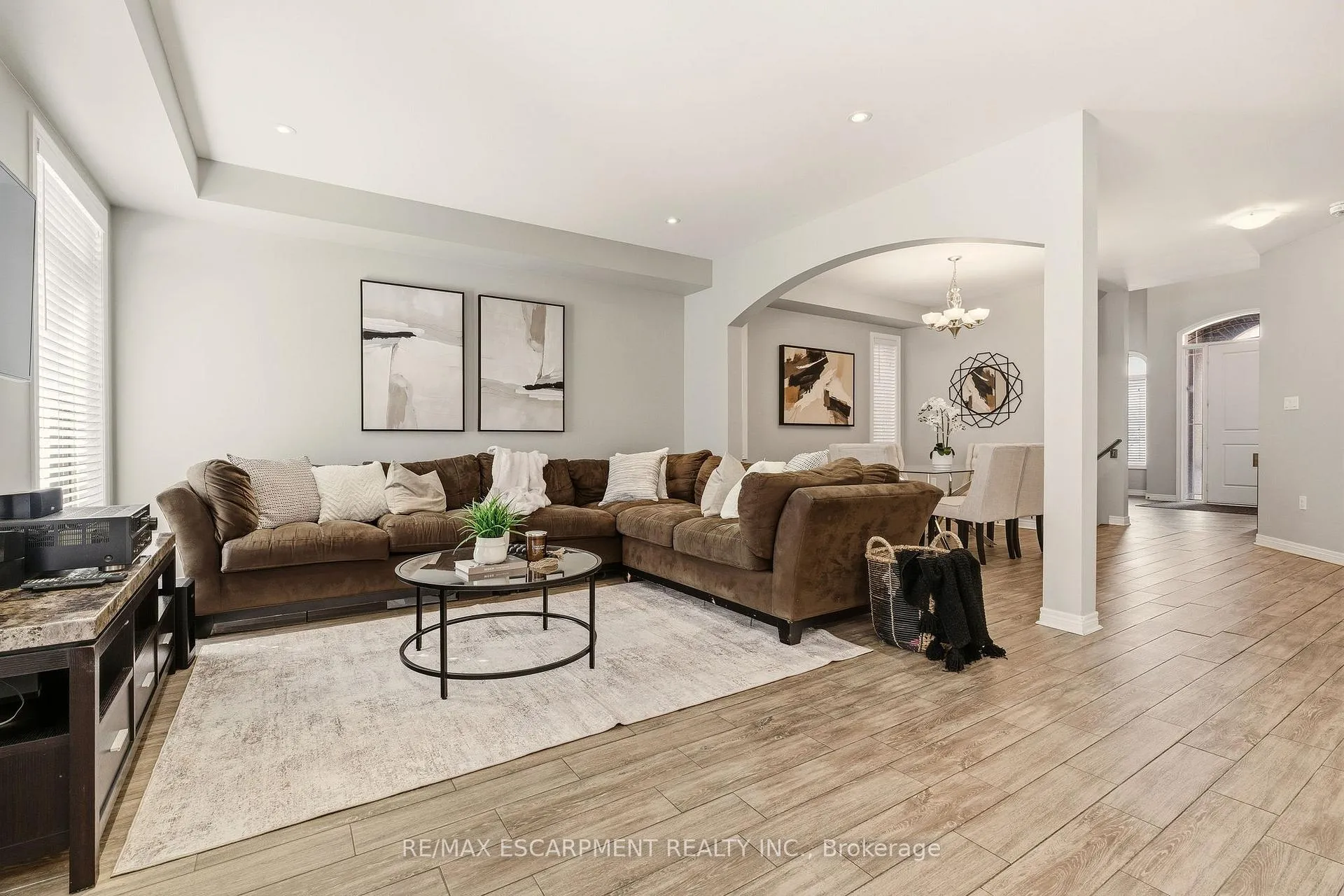 Photo 6 of 345 Festival Way, Hamilton, Binbrook — HOMEH