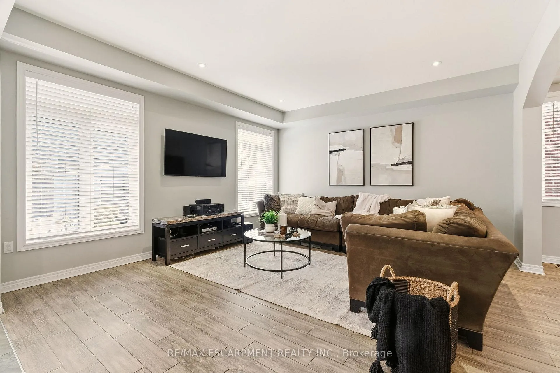 Photo 7 of 345 Festival Way, Hamilton, Binbrook — HOMEH