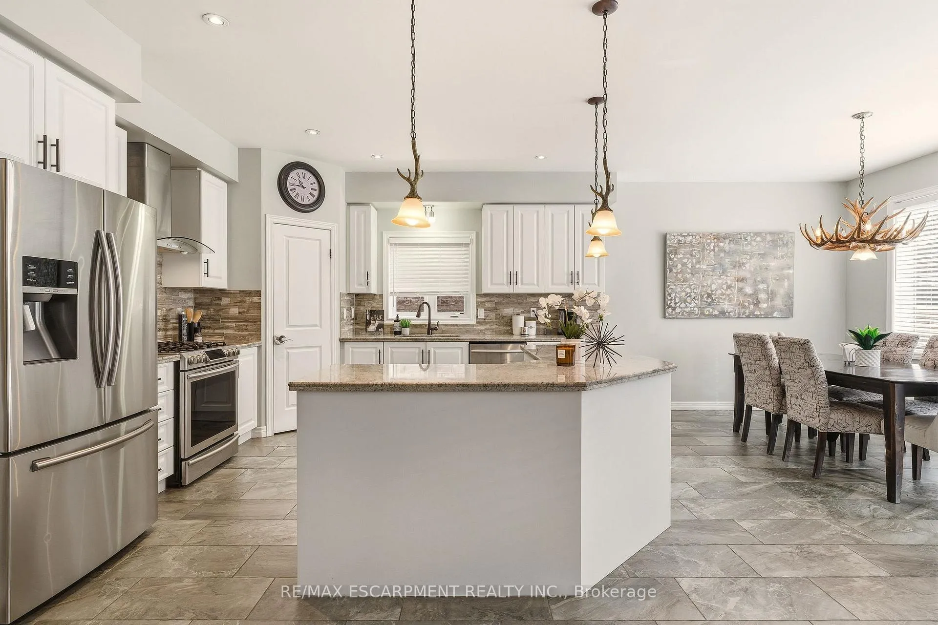 Photo 10 of 345 Festival Way, Hamilton, Binbrook — HOMEH