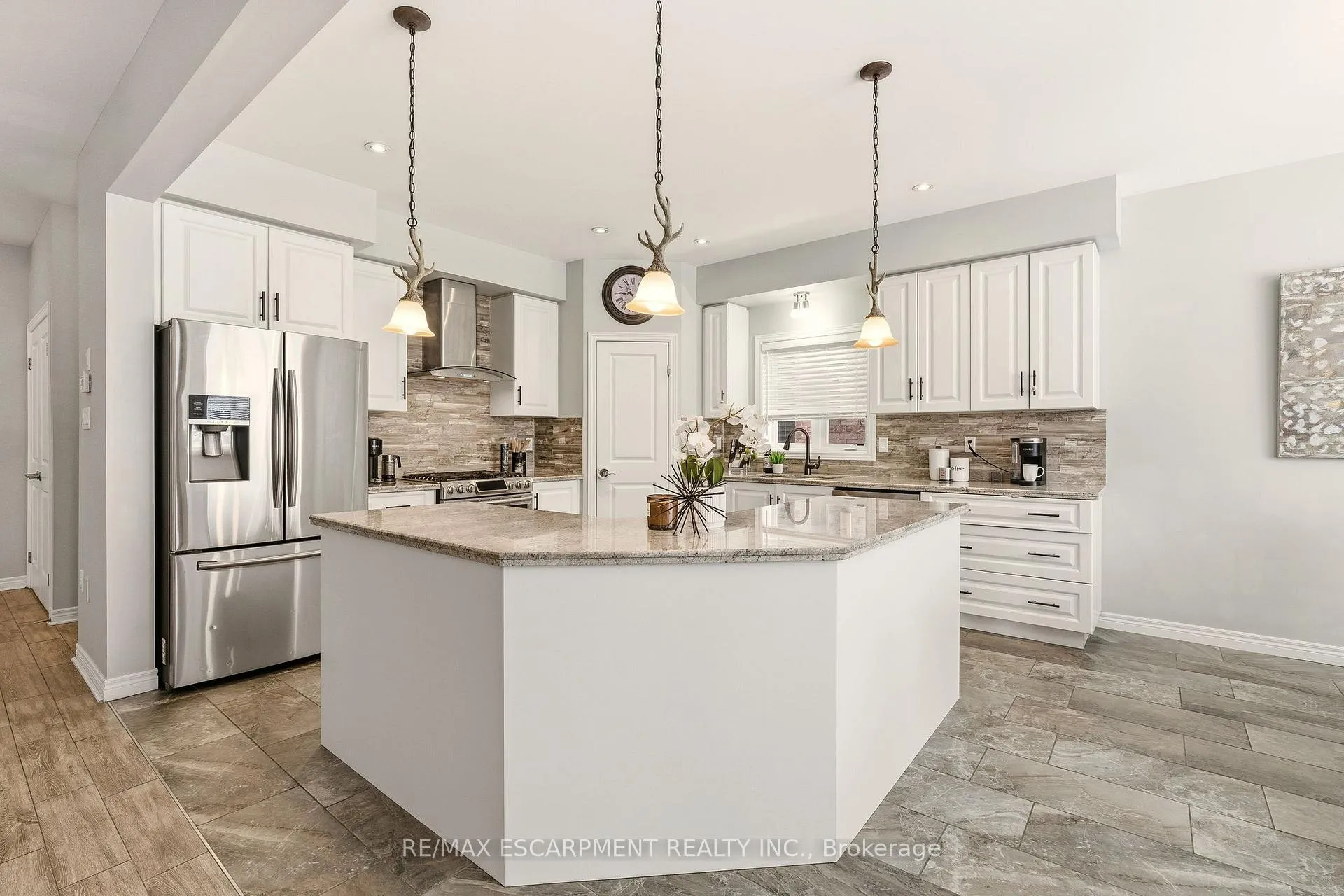 Photo 11 of 345 Festival Way, Hamilton, Binbrook — HOMEH