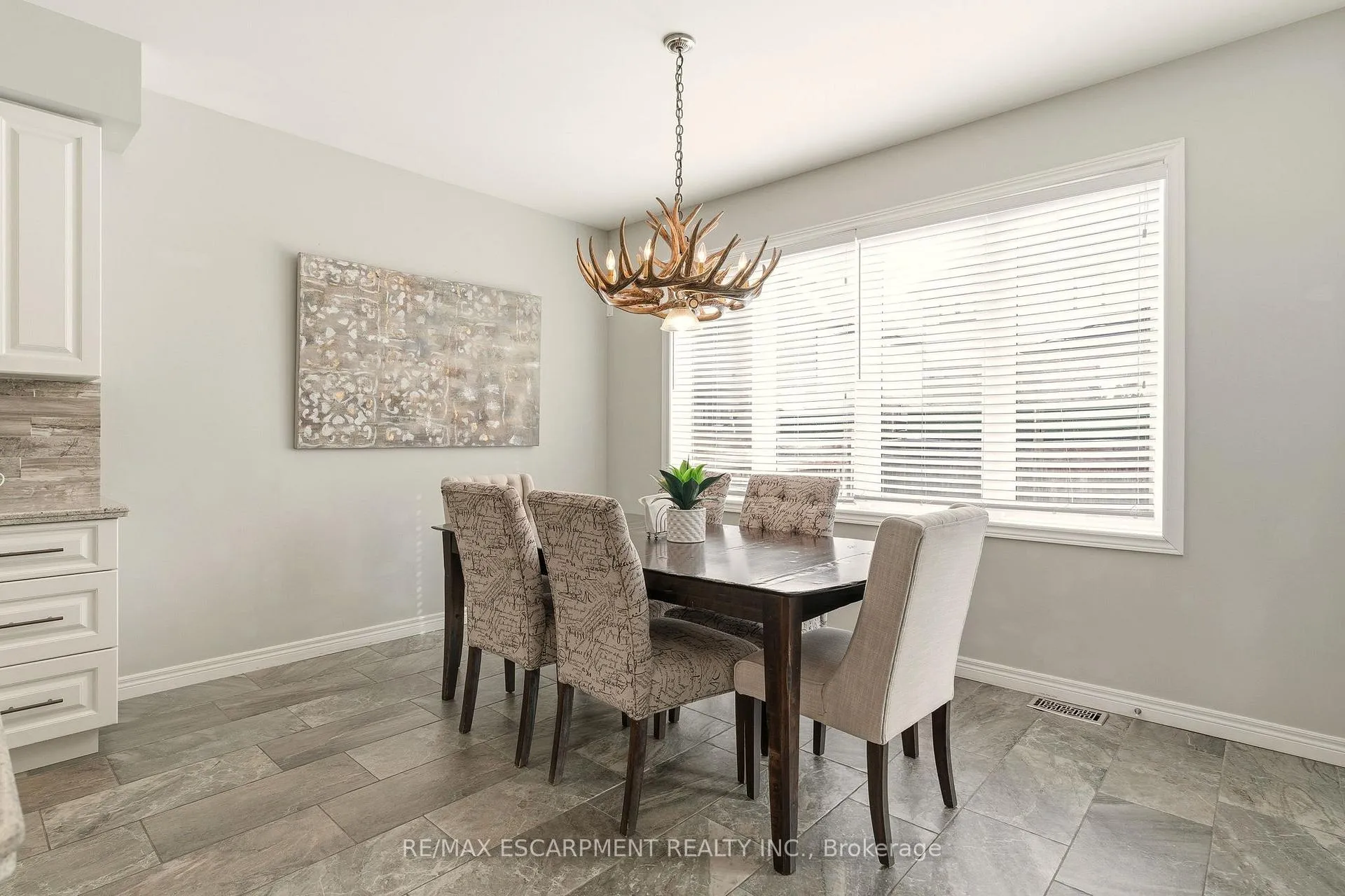 Photo 15 of 345 Festival Way, Hamilton, Binbrook — HOMEH