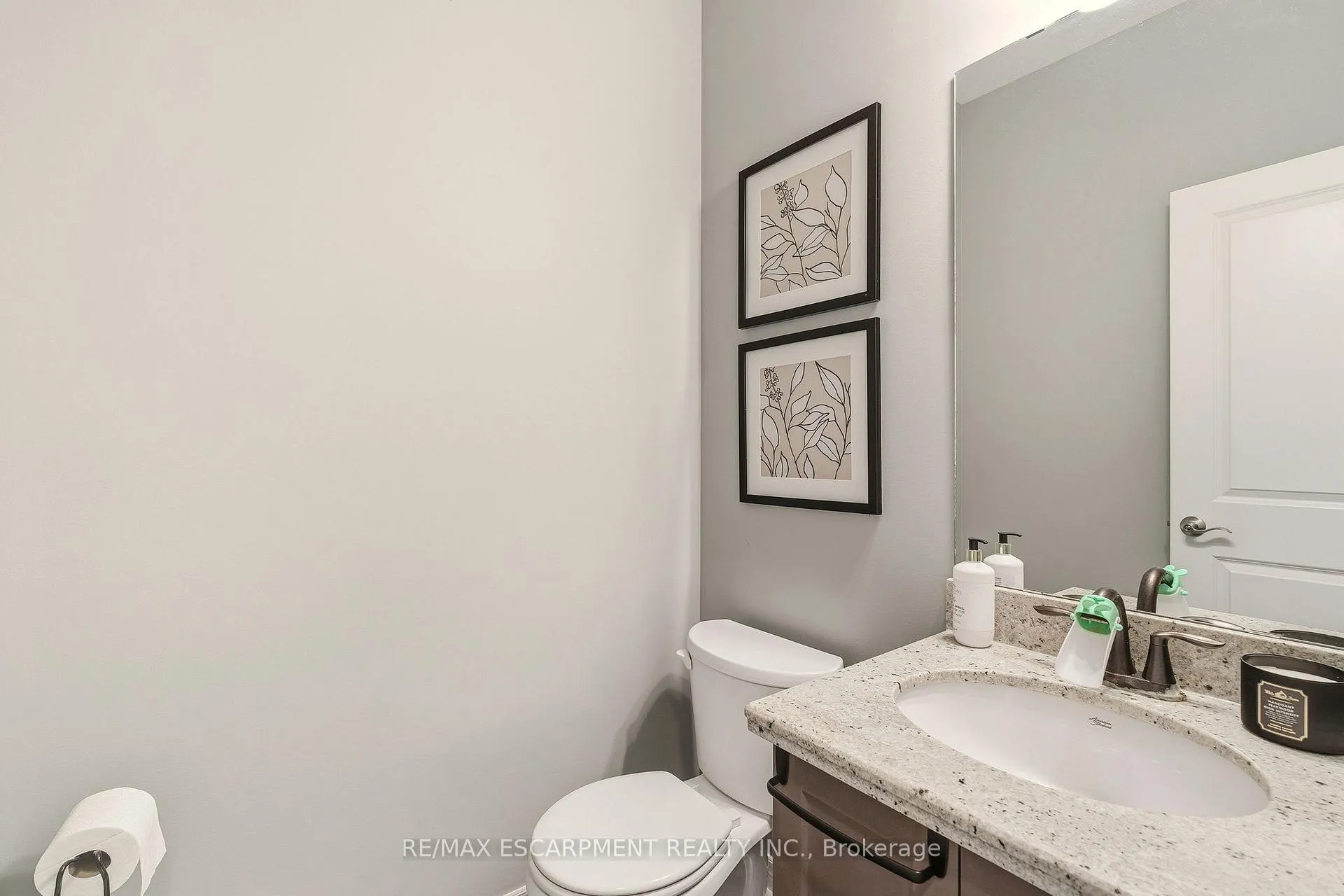Photo 17 of 345 Festival Way, Hamilton, Binbrook — HOMEH