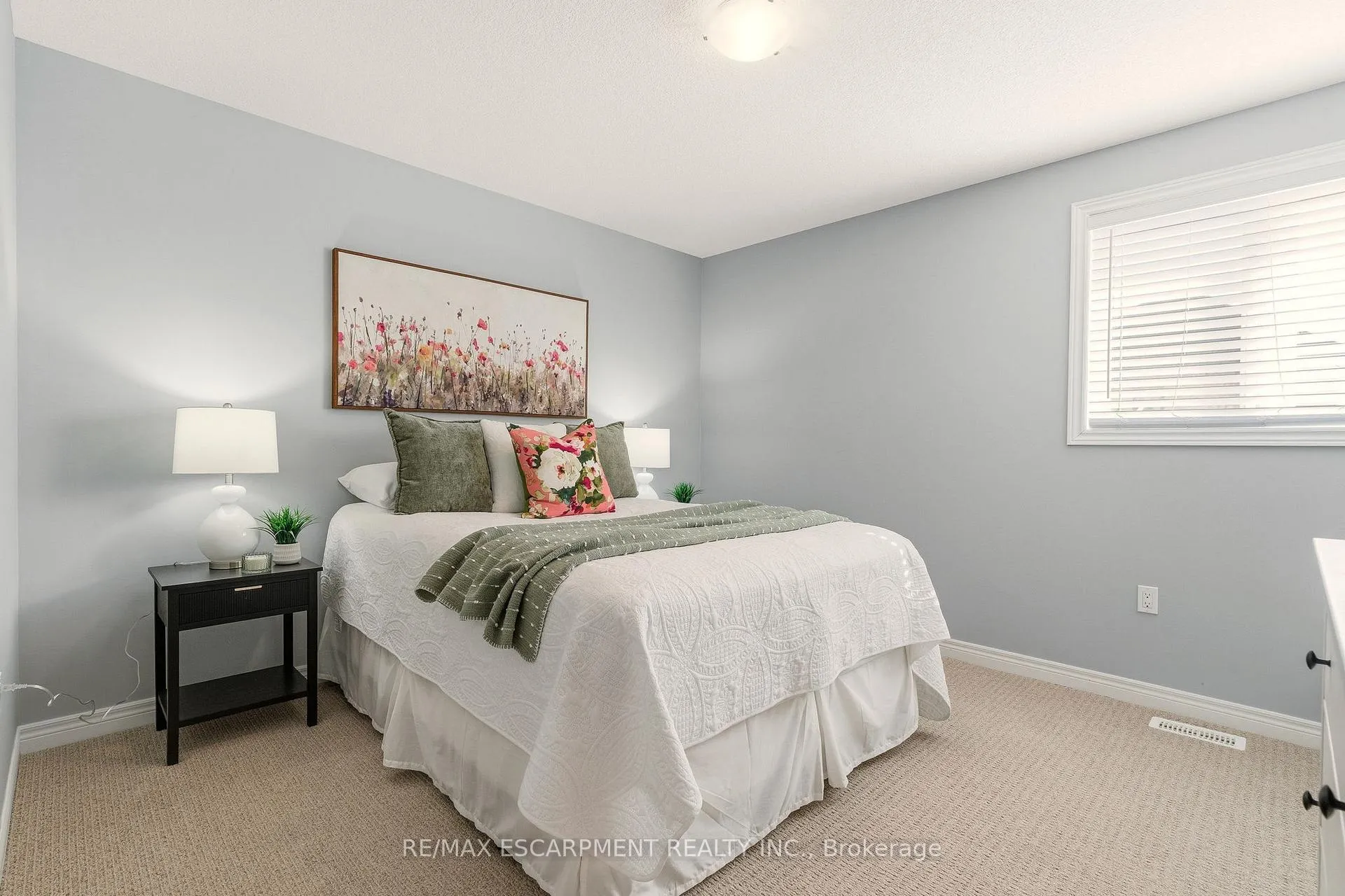 Photo 24 of 345 Festival Way, Hamilton, Binbrook — HOMEH
