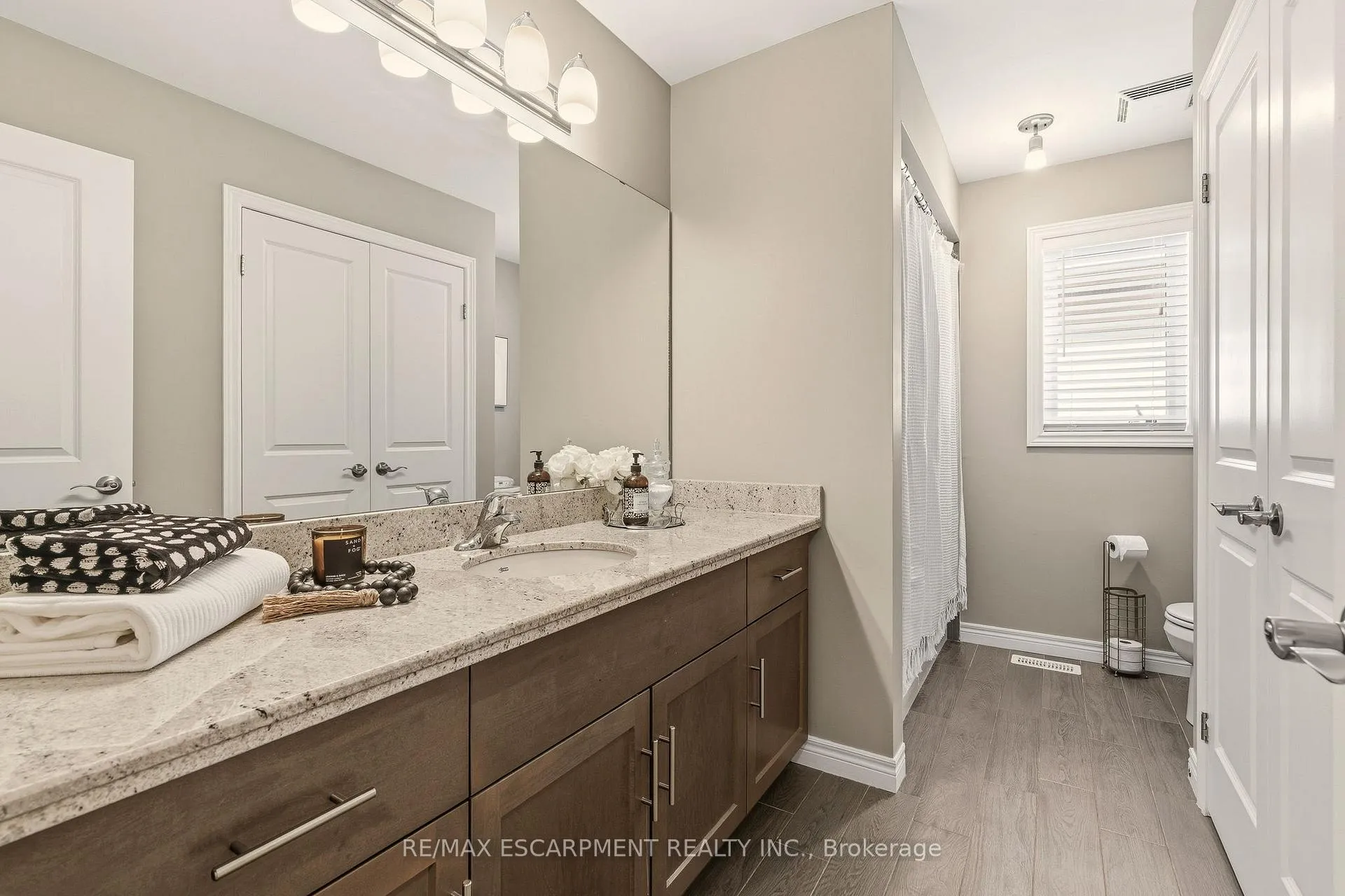 Photo 27 of 345 Festival Way, Hamilton, Binbrook — HOMEH